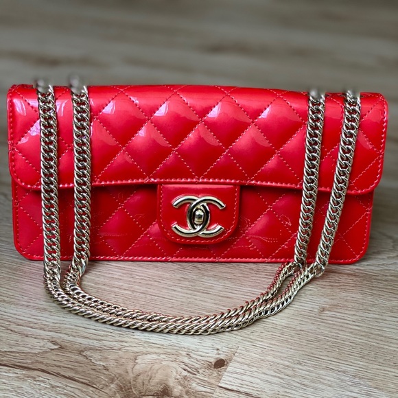 Timeless Chanel Red Jumbo Bijoux chain classic flap bag Leather